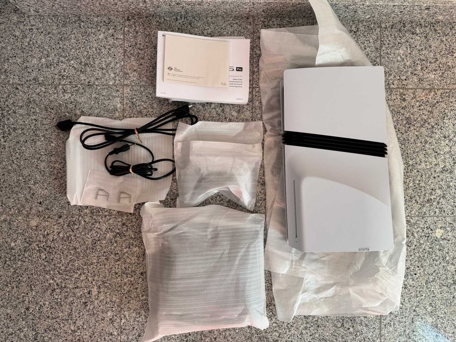 Playstation 5 Pro + Disc Drive/Vertical Stand + Black Plates