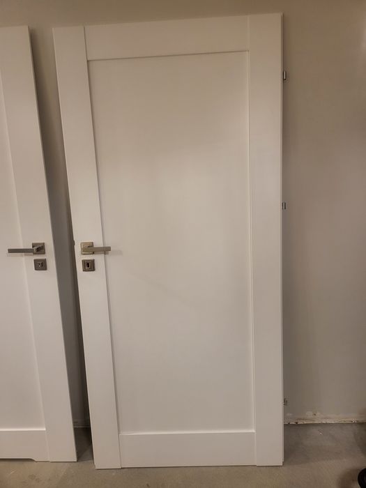 Drzwi wewnętrzne z klamkami