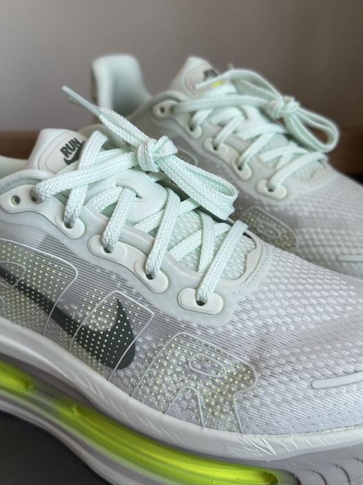 Nike Vomero Premium оригінал кросівки жіночі бігові розмір 40 (25см) нові HQ2050-300