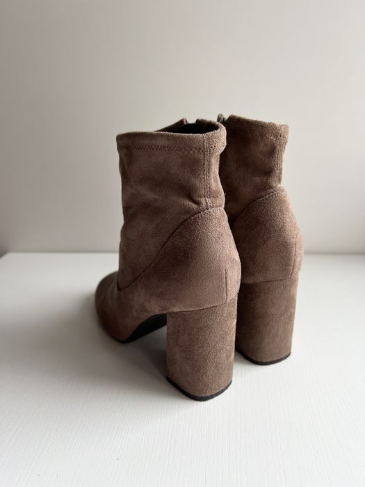 Botki na obcasie 8,5cm brązowe zamsz r.38