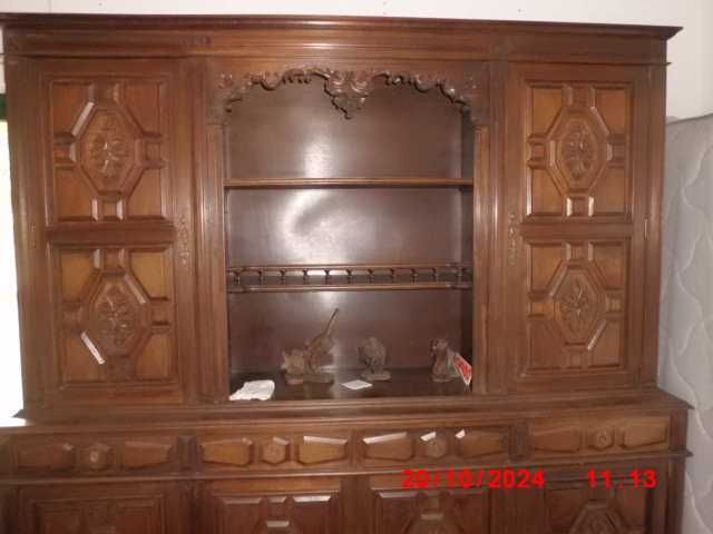 vendo louceiro da decada 70 (em madeira entalhada)