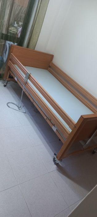 Cama hospitalar eletrica