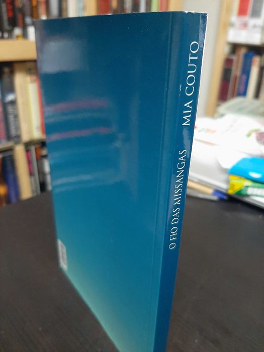 Mia Couto - O fio das Missangas  / F. José Viegas - Lourenço Marques