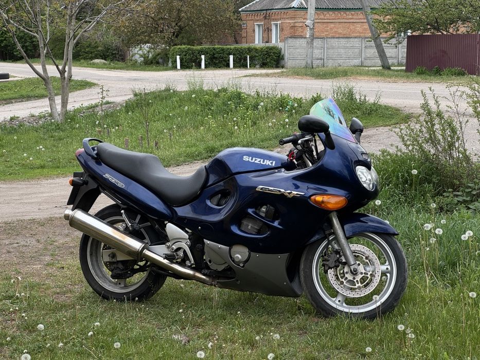 Продам мотоцикл Suzuki 750