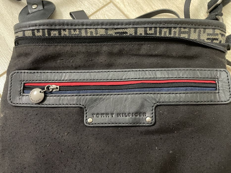 Жіноча сумка-планшет Tommy Hilfiger, сумка через плече,