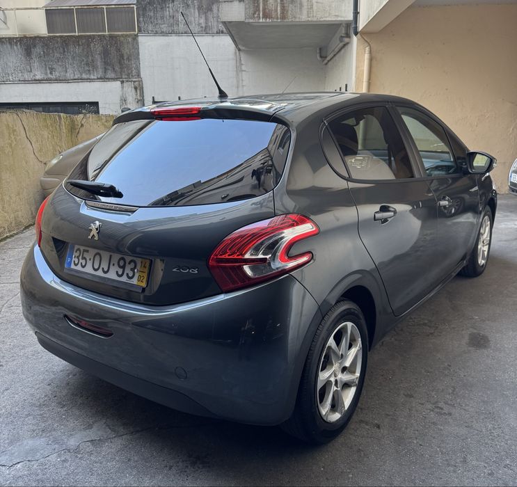 Peugeot 208 1.2 VTi 82cv Gasolina - 160milkm - Nacional