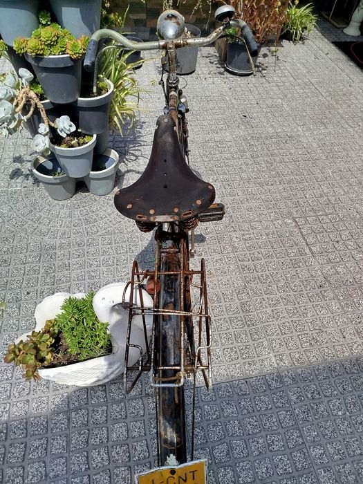Bicicleta antiga pastelaria tudo original