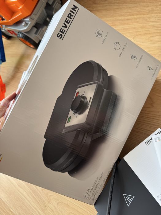 Двійна вафельниця. Нова.