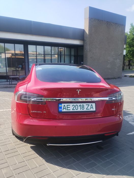 Tesla Model S 2016