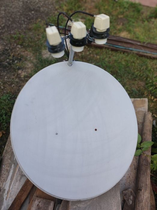 Супутникова антена