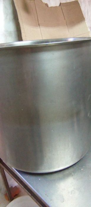 Vendo Panela inox com fundo térmico de 70 lts