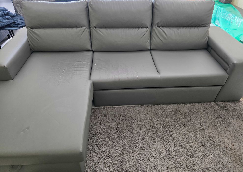 Sofá de canto em L com chaise longue e sofá-cama