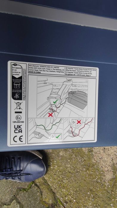 Lodówka samochodowa Toyota - z funkcja grzania do 65 stopni
