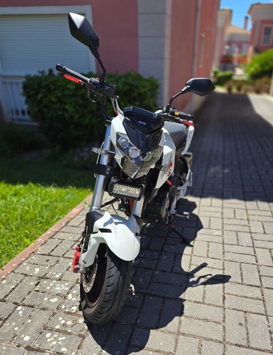 Mota Benelli TNT 125 cc