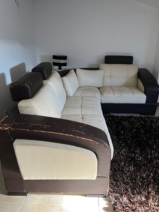 vendo sofá pouco usado mas visivelmente degradada pele sintética