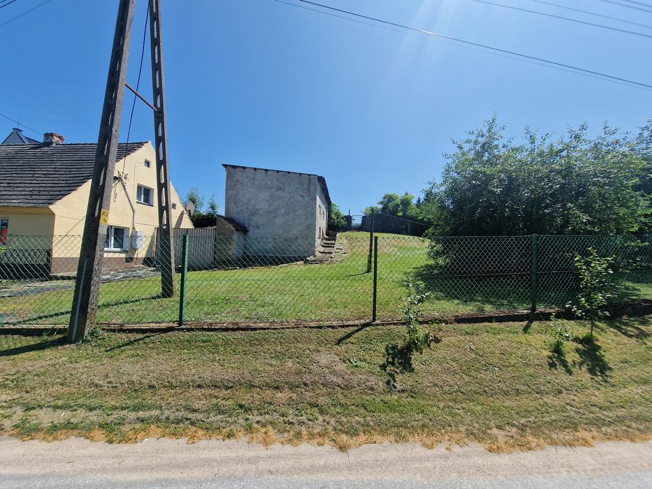 Dom 8 km od Ząbkowic plus budynki gospodarcze - Ząbkowice
