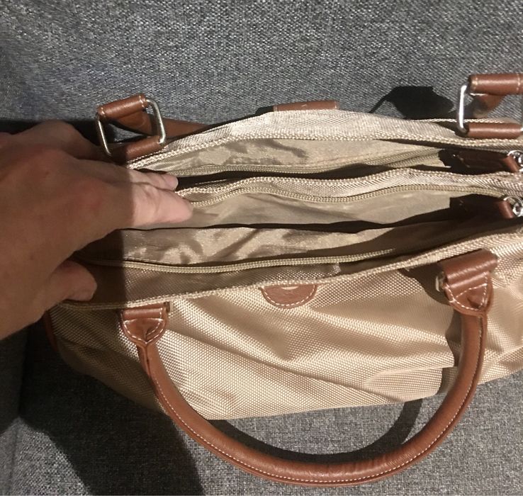Mala/saco nova tons creme e castanho
