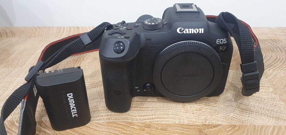 Canon R7 + Adapter EFS