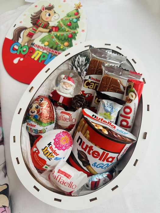 Новорічний подарунковий бокс / солодкий сюрприз для дітей та дорослих