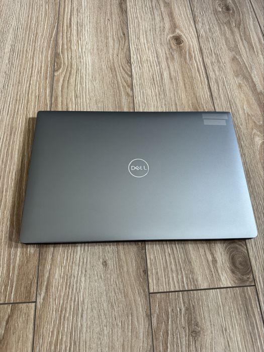 Laptop DELL Precision 5540 Nowa bateria, 4K UHD Dotyk, Windows 11 PRO, i7-9750H, 32GB RAM, 512 GB SSD, NVIDIA Quadro T1000