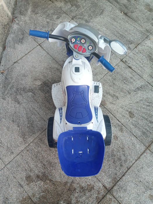 Mota a motor para criança
