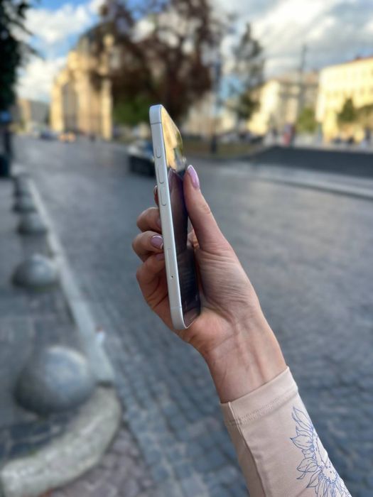 Apple iPhone  17 512Gb. ( White )