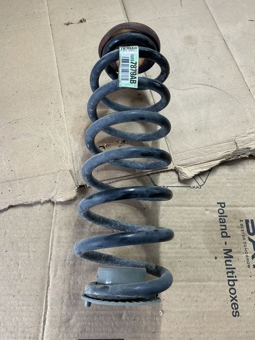 Jeep Cherokee 2017 sprężyna tył org