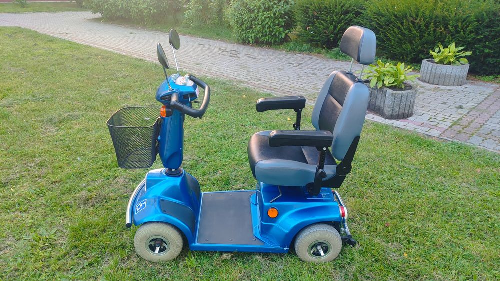 Czterokołowy elektryczny wózek inwalidzki CTM HS-580