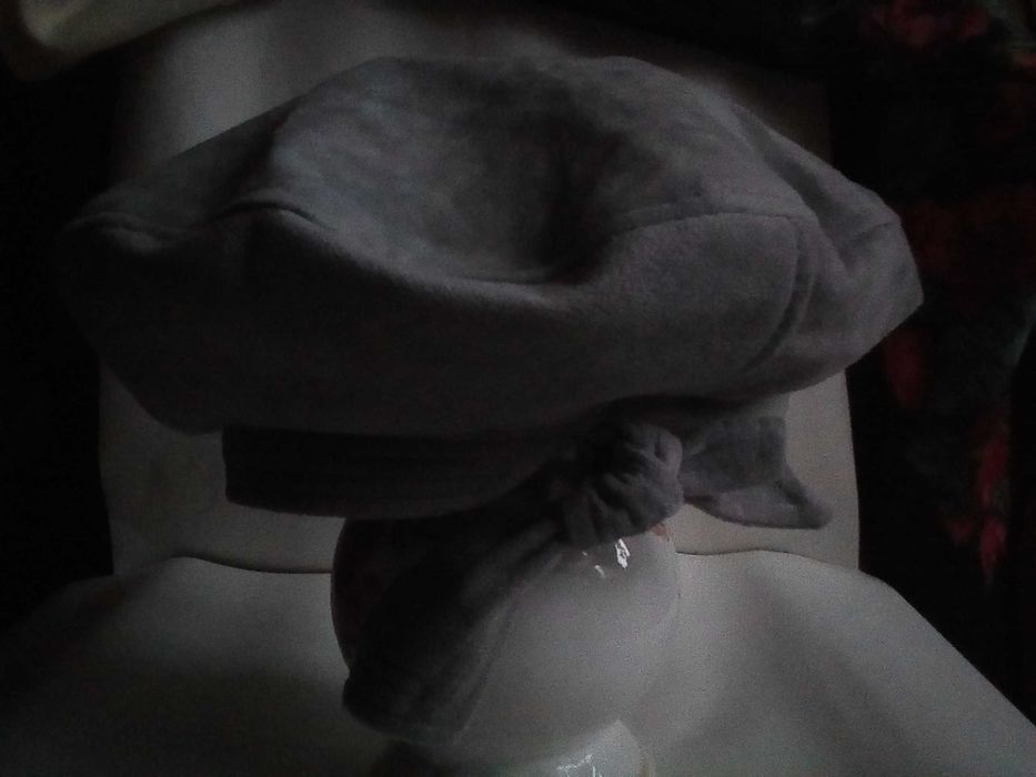 Берет жіночий із штучного велюру