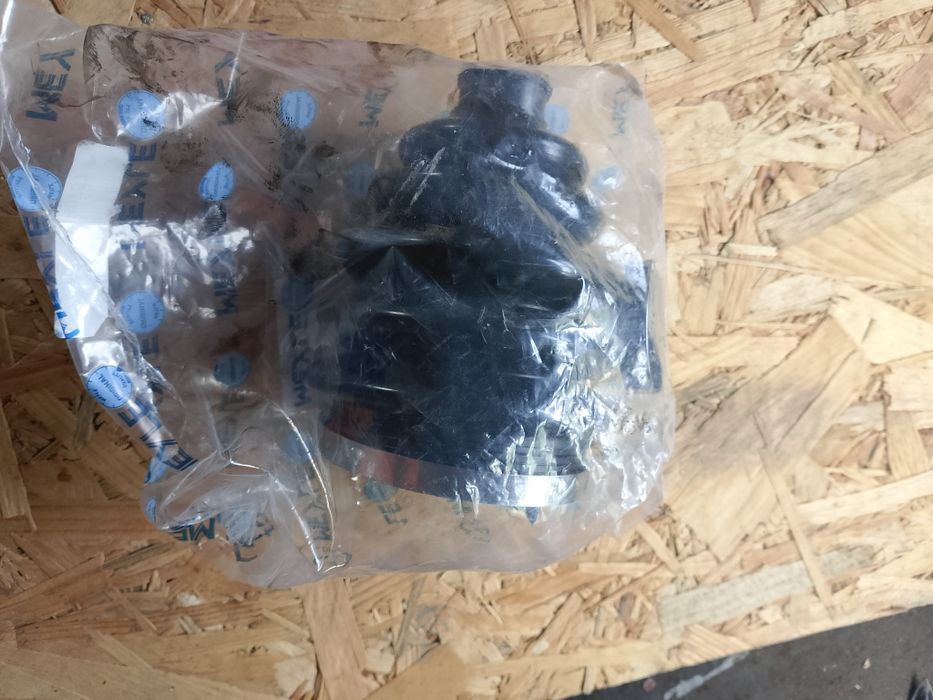 Пильник ШРУС на Фольксваген Кадді 3 Meyle 1004980047 MBK0065 
Новий, п