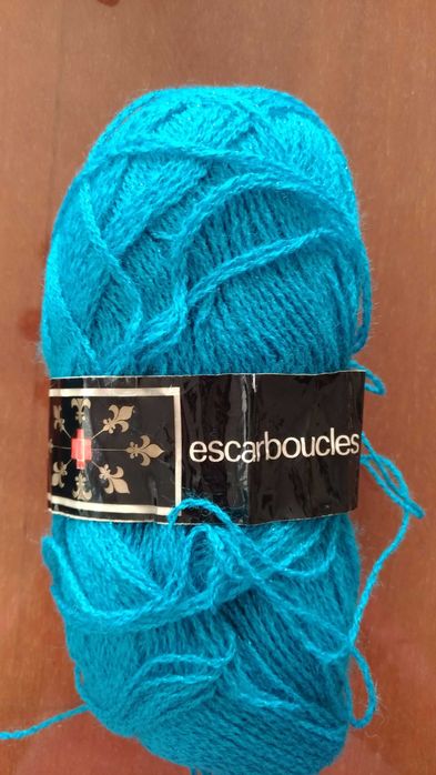 10 motków włóczki  100% synthetic