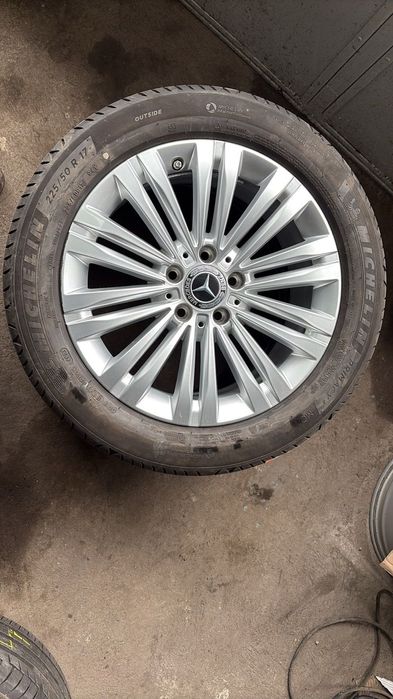 4x Oryginalne alufelgi Mercedes C-Klasa W206 + Michelin Primacy 4