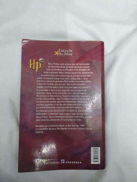 Livro Harry Potter e a câmara dos segredos