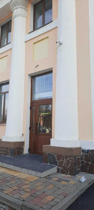 Оренда фасадні приміщення 18-132м Центр Звягель Шевченка,5/1 Терміново