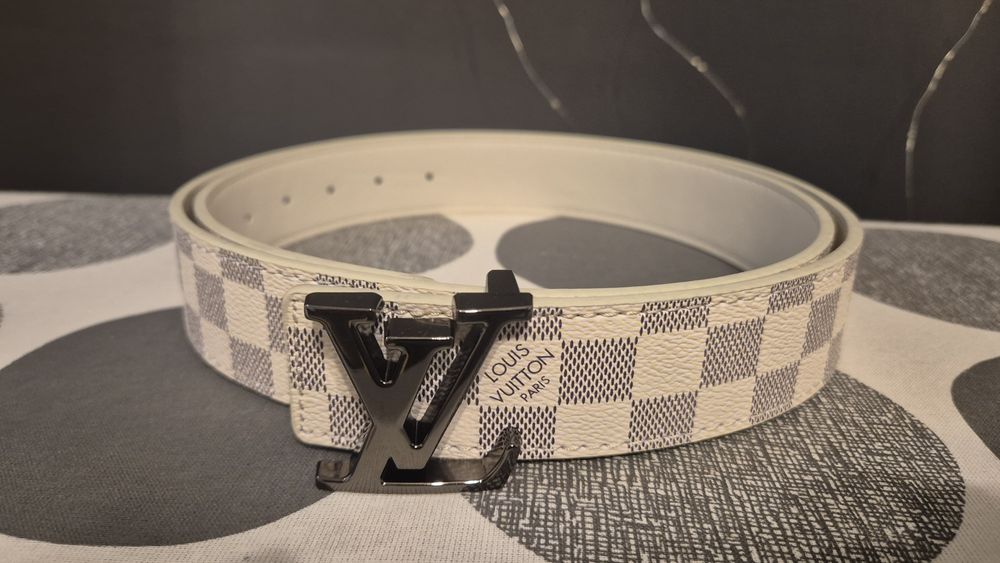 Cztery nowe paski LV