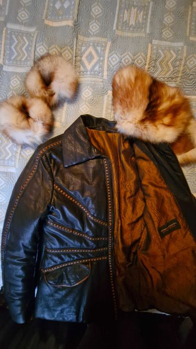 Зимова жіноча куртка