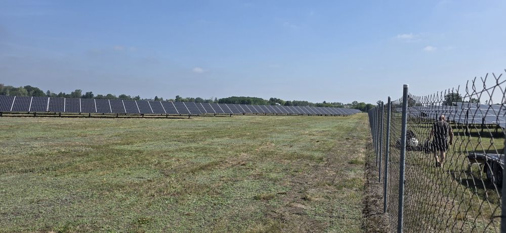 Koszenie farm fotowoltaicznych