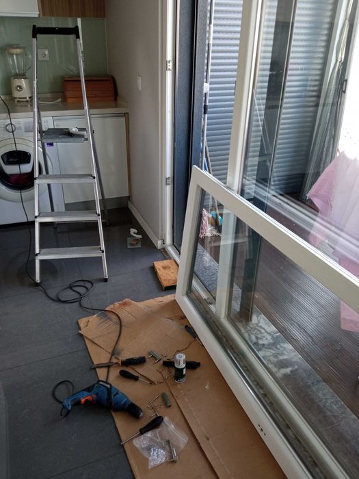 Assistência Dobradiças Puxadores PVC Margem Sul