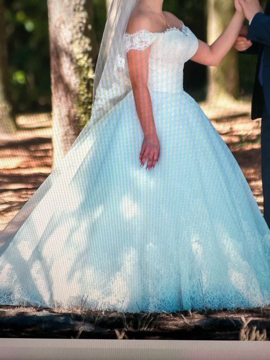 Продам якісну брендову весільну сукню