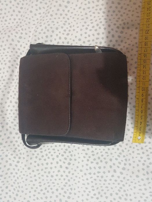 Mala Castanha, a Tiracolo tipo veludo. Super organizada.