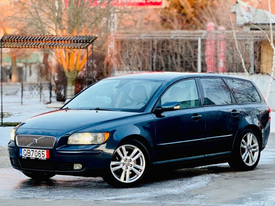 Срочно продам Volvo V50 2.4 на АКПП