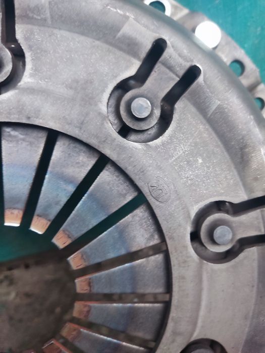 Продам корзину сцепления Ниссан примера p12