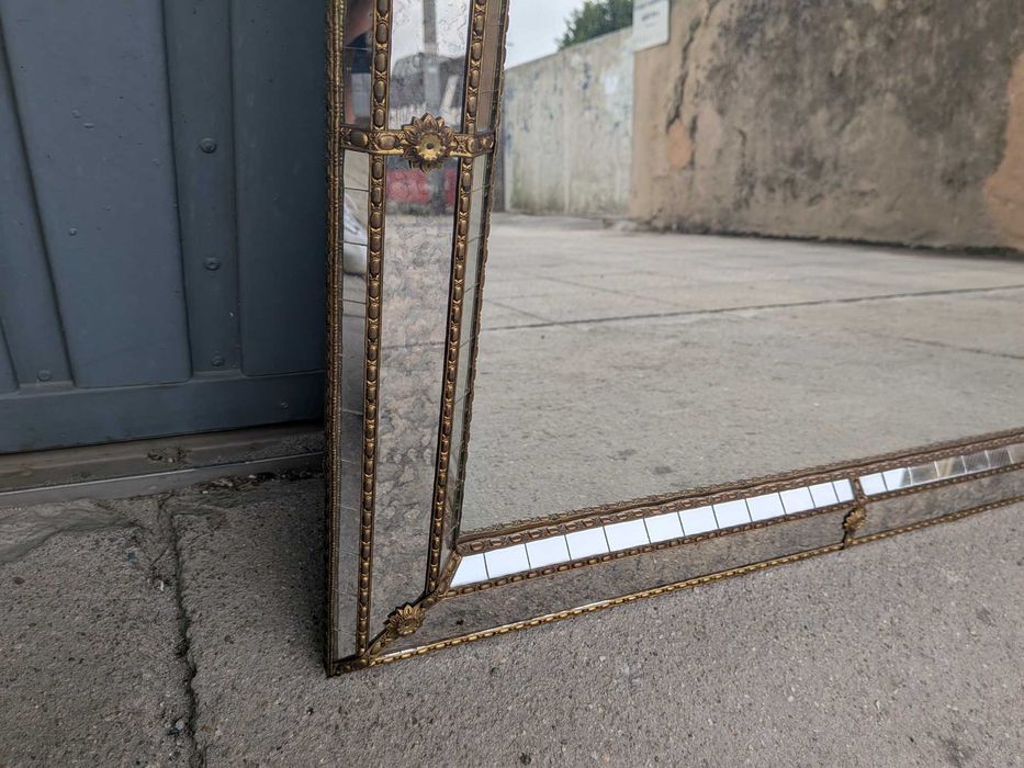 Espelho trabalhado estilo clássico