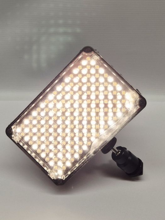 Lampa fotograficzna APUTURE AL-H198C, Komis Jasło Czackiego