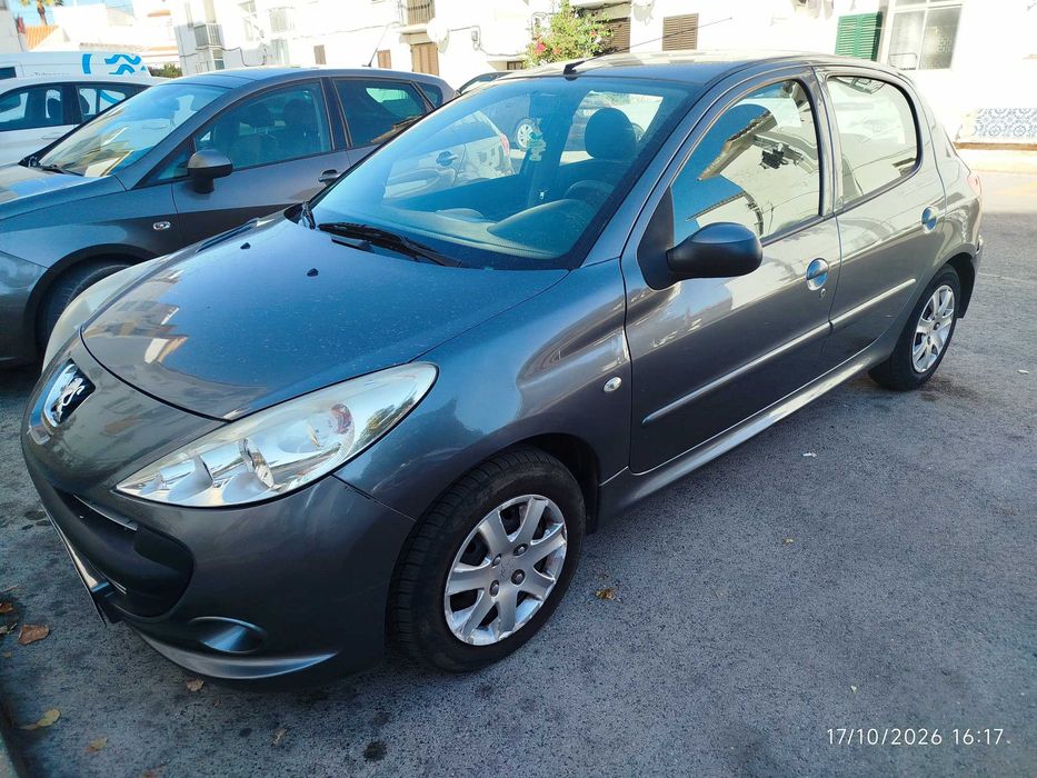 Carro Peugeot 206+