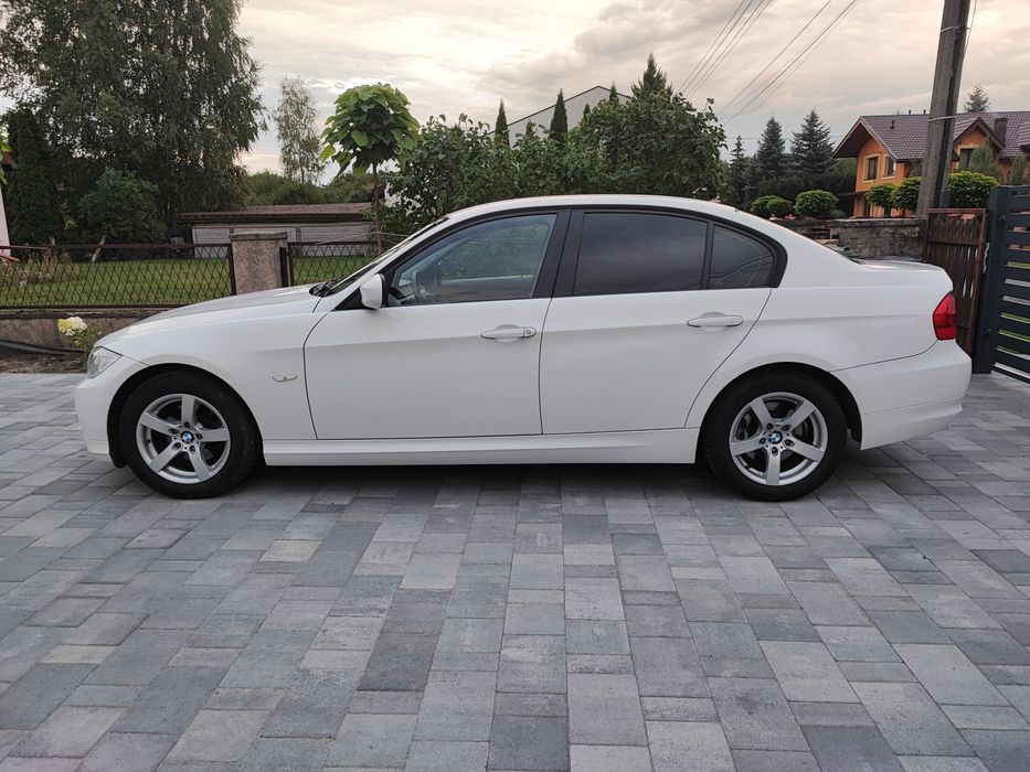 BMW E90 318d automat LCI sedan