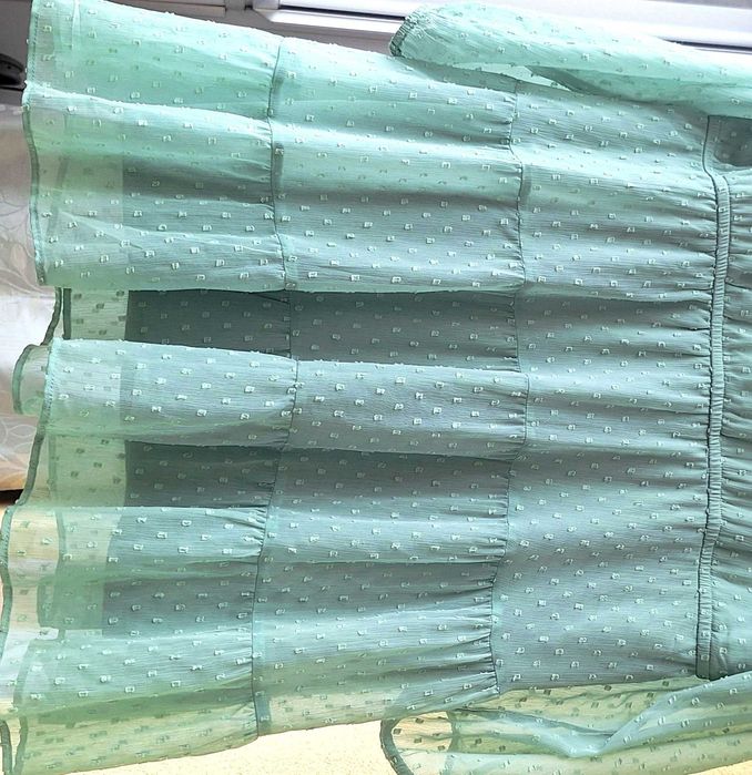 Zwiewna pastelowa miętowa sukienka w kropki H&M Divided