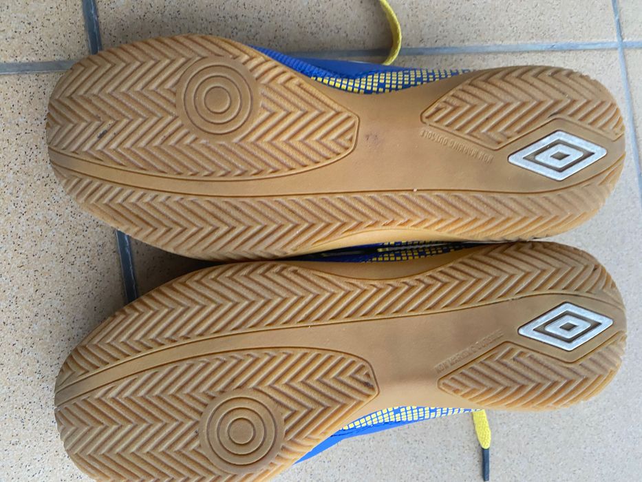 Halówki Umbro, rozm. 35