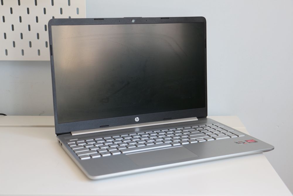 Laptop HP 15s-eq2xxx – Ryzen 7 • 16GB RAM • SSD 512GB
