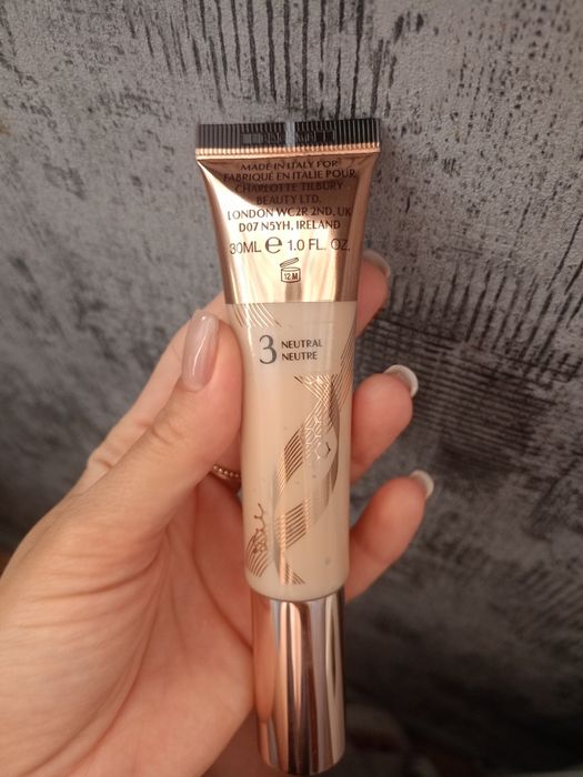 Тональный Charlotte Tilbury, тени L'Oréal